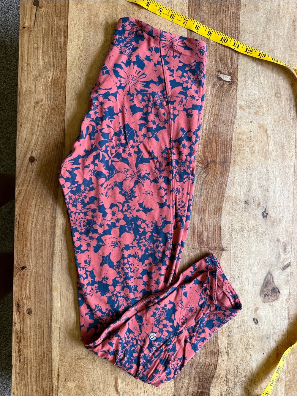 lululemon athletica Coral and Navy Floral Leggings size 8
